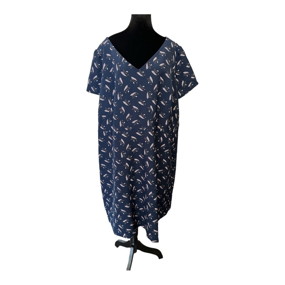 Loft Plus Knee Length Navy Blue Pink Women’s Size 26 Business Casual Classic
